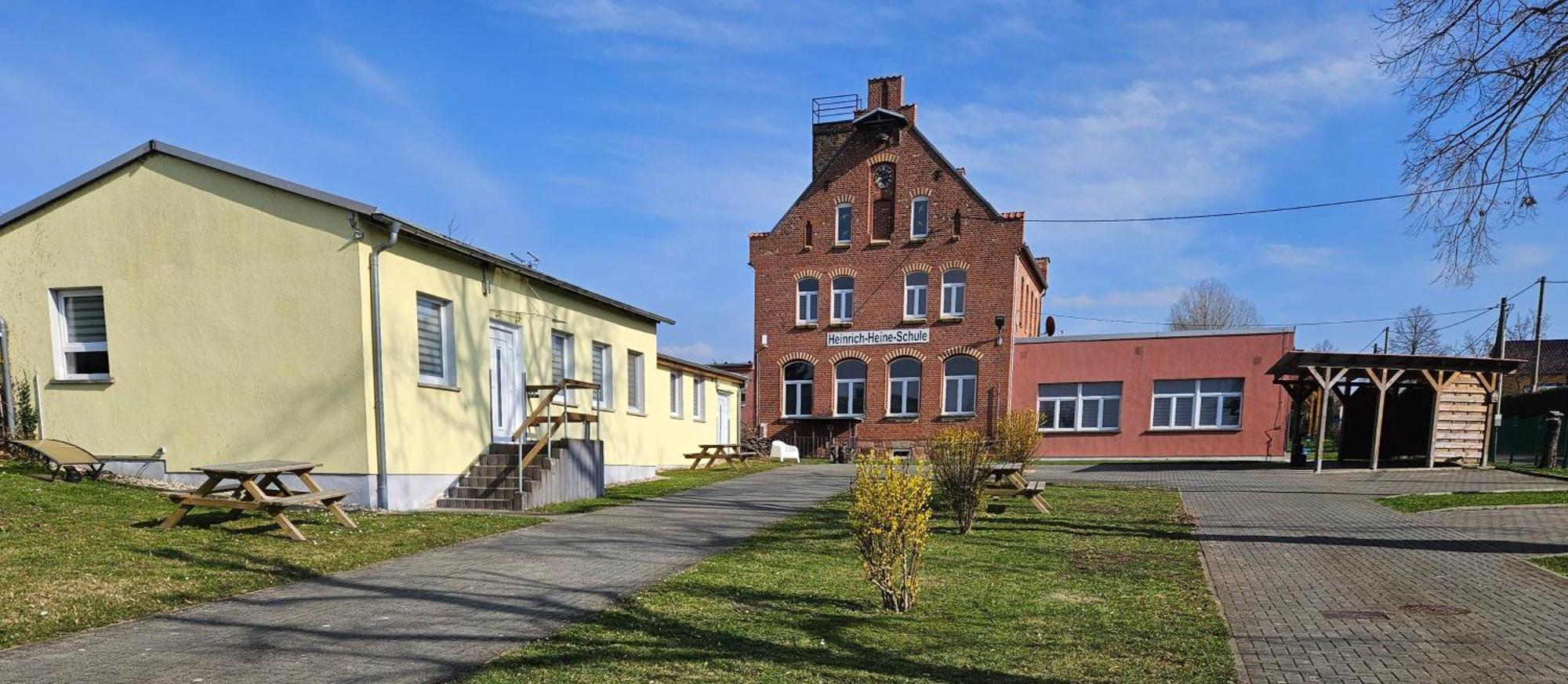 Gaestewohnung Heinrich Heine Schule Bad Durrenberg Exterior photo